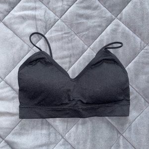 Black sports bra